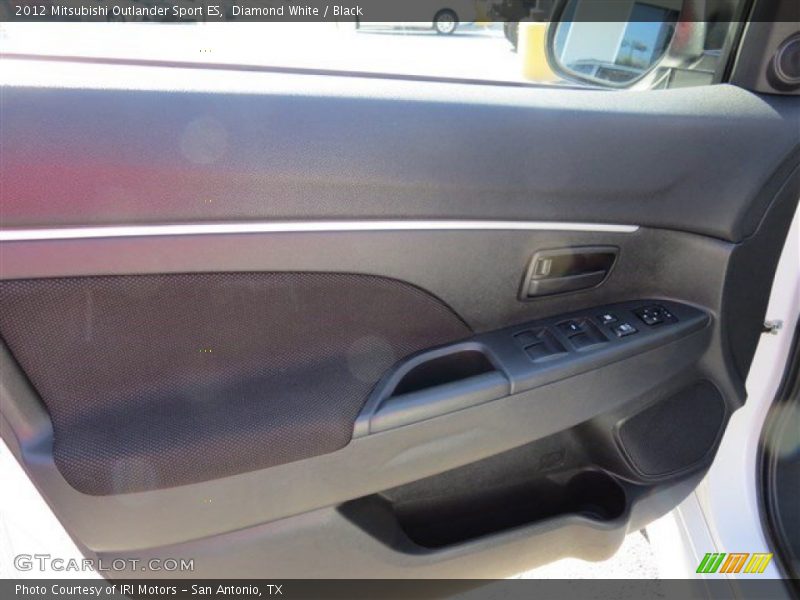Diamond White / Black 2012 Mitsubishi Outlander Sport ES