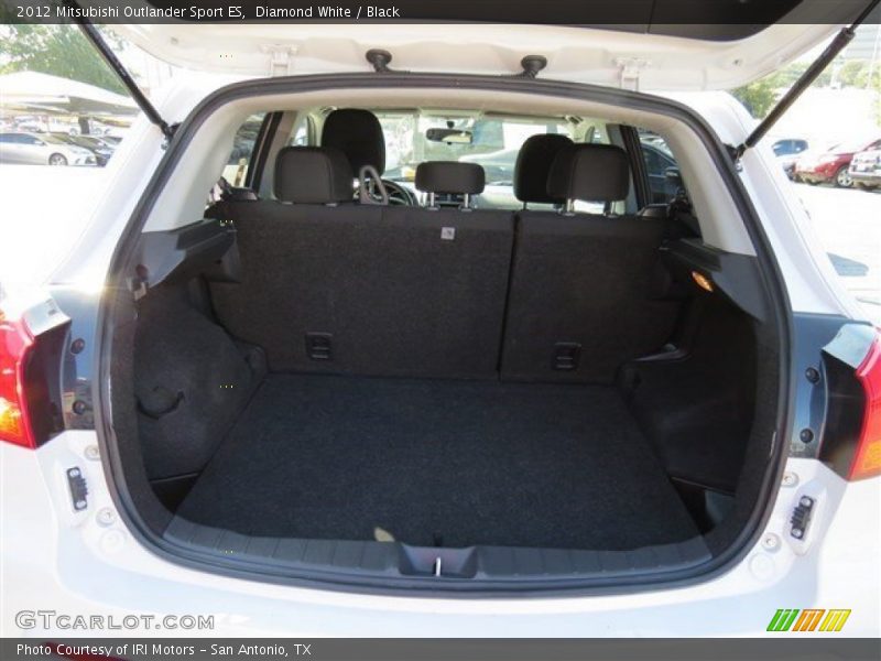 Diamond White / Black 2012 Mitsubishi Outlander Sport ES