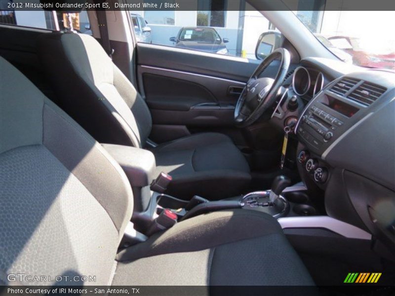 Diamond White / Black 2012 Mitsubishi Outlander Sport ES