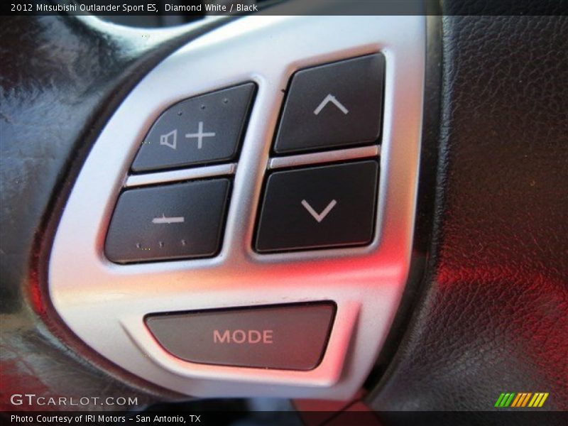 Diamond White / Black 2012 Mitsubishi Outlander Sport ES