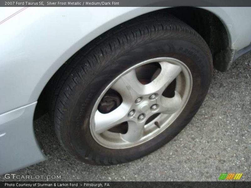 Silver Frost Metallic / Medium/Dark Flint 2007 Ford Taurus SE