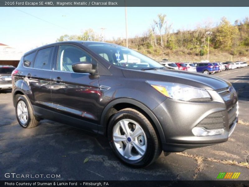 Magnetic Metallic / Charcoal Black 2016 Ford Escape SE 4WD