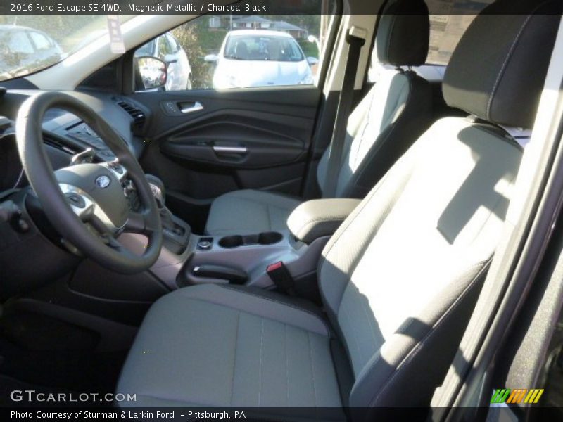 Magnetic Metallic / Charcoal Black 2016 Ford Escape SE 4WD