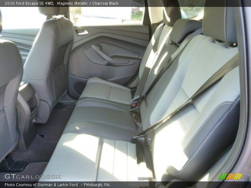 Magnetic Metallic / Charcoal Black 2016 Ford Escape SE 4WD