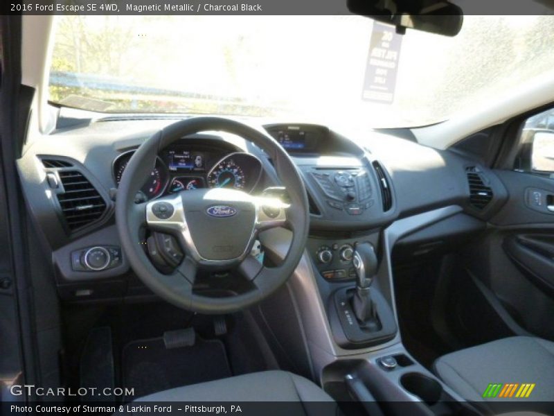 Magnetic Metallic / Charcoal Black 2016 Ford Escape SE 4WD