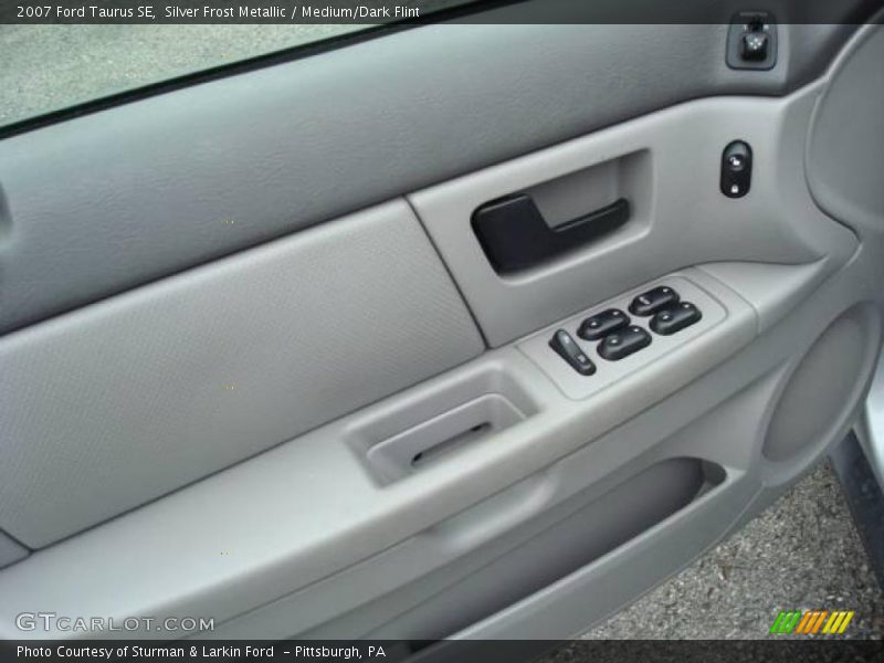 Silver Frost Metallic / Medium/Dark Flint 2007 Ford Taurus SE