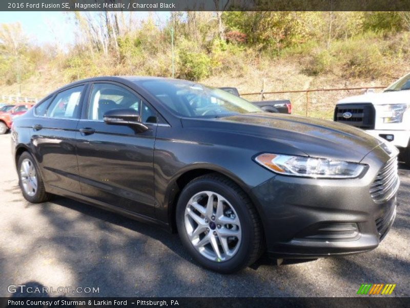 Magnetic Metallic / Charcoal Black 2016 Ford Fusion SE