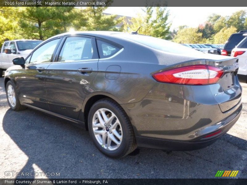 Magnetic Metallic / Charcoal Black 2016 Ford Fusion SE