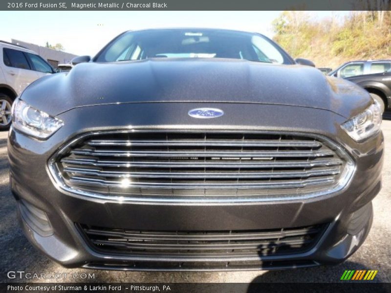 Magnetic Metallic / Charcoal Black 2016 Ford Fusion SE