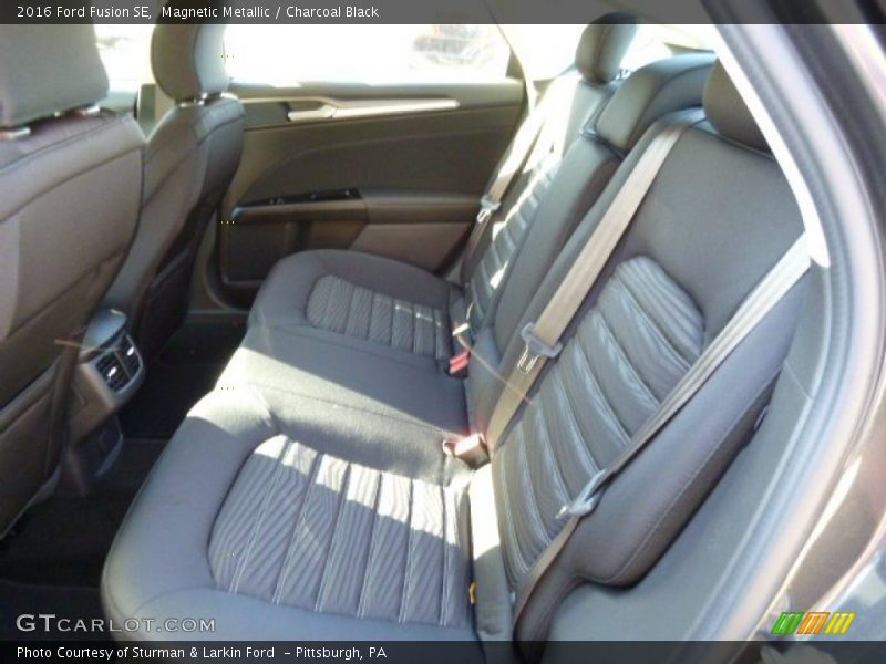 Magnetic Metallic / Charcoal Black 2016 Ford Fusion SE