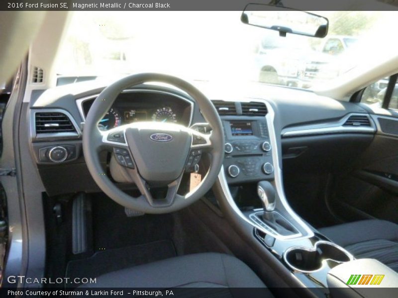 Magnetic Metallic / Charcoal Black 2016 Ford Fusion SE