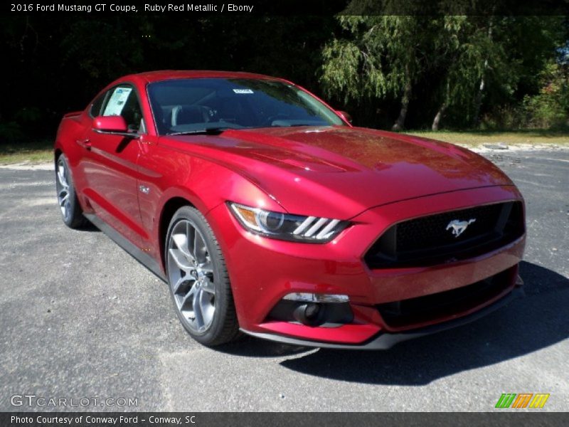 Front 3/4 View of 2016 Mustang GT Coupe