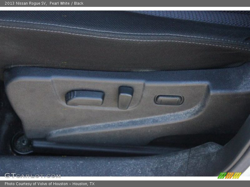 Pearl White / Black 2013 Nissan Rogue SV