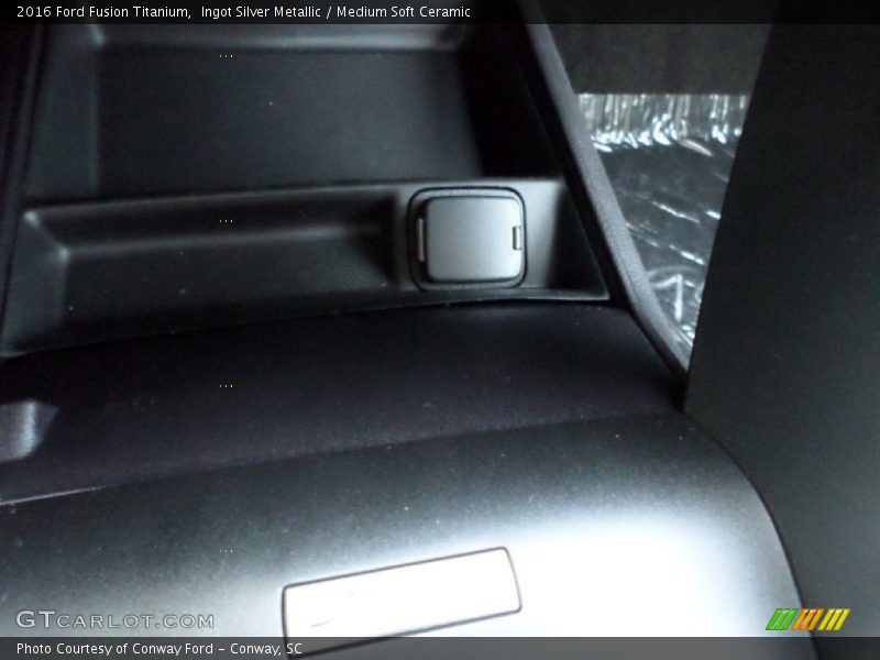 Ingot Silver Metallic / Medium Soft Ceramic 2016 Ford Fusion Titanium