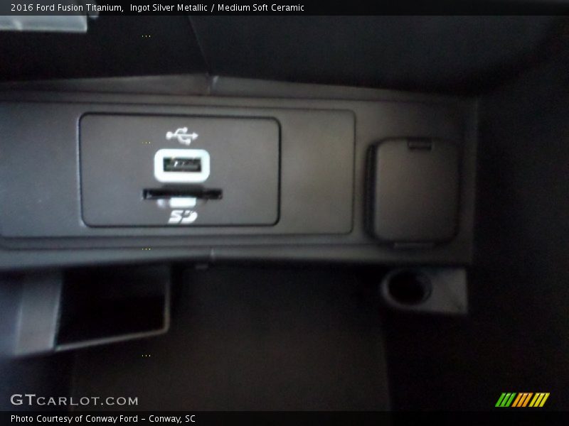 Ingot Silver Metallic / Medium Soft Ceramic 2016 Ford Fusion Titanium