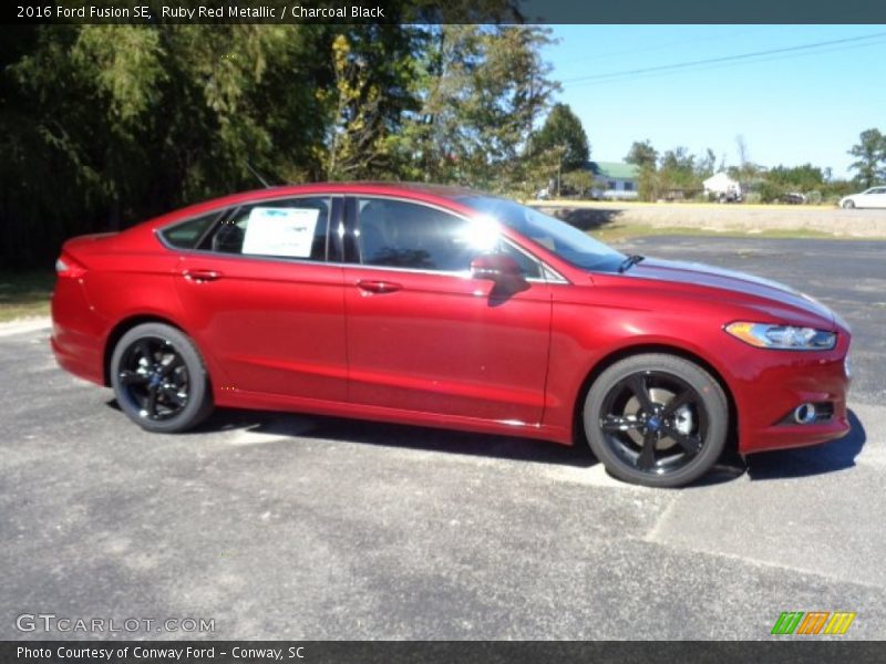 Ruby Red Metallic / Charcoal Black 2016 Ford Fusion SE