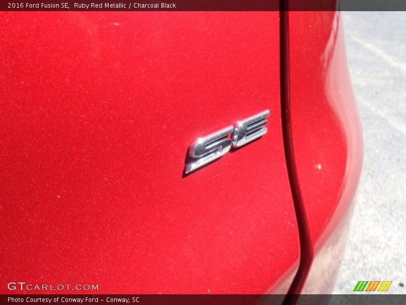 Ruby Red Metallic / Charcoal Black 2016 Ford Fusion SE