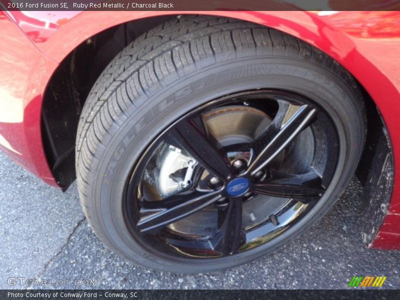 Ruby Red Metallic / Charcoal Black 2016 Ford Fusion SE