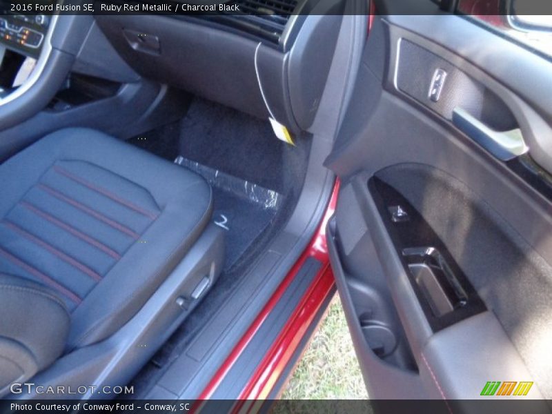 Ruby Red Metallic / Charcoal Black 2016 Ford Fusion SE