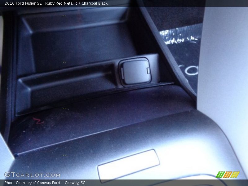 Ruby Red Metallic / Charcoal Black 2016 Ford Fusion SE