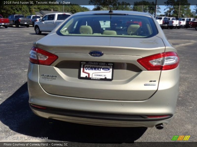 Tectonic Metallic / Dune 2016 Ford Fusion SE