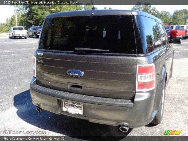 Magnetic Metallic / Charcoal Black 2015 Ford Flex SE