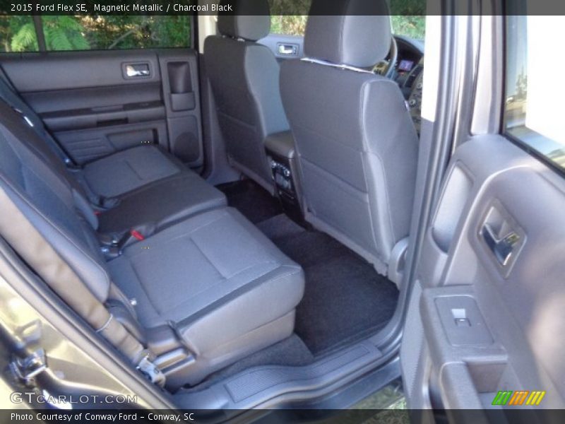 Magnetic Metallic / Charcoal Black 2015 Ford Flex SE