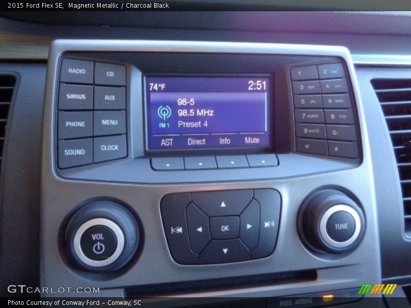 Magnetic Metallic / Charcoal Black 2015 Ford Flex SE