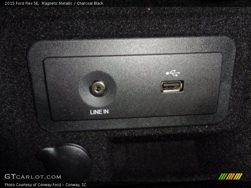 Magnetic Metallic / Charcoal Black 2015 Ford Flex SE