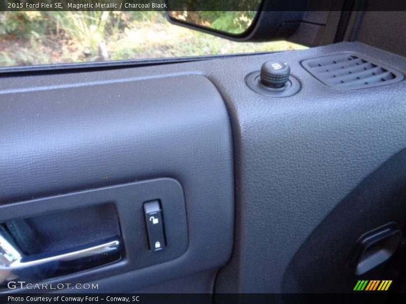 Magnetic Metallic / Charcoal Black 2015 Ford Flex SE