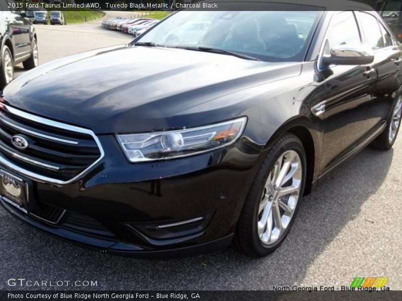 Tuxedo Black Metallic / Charcoal Black 2015 Ford Taurus Limited AWD