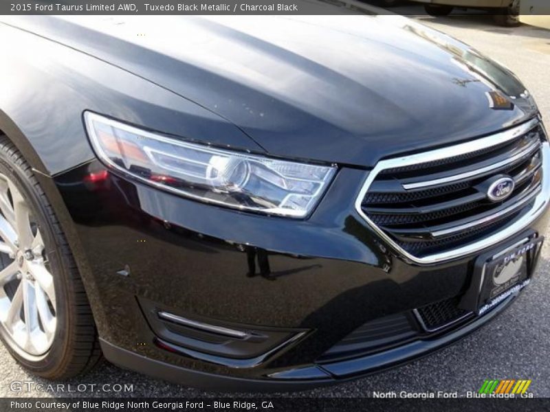 Tuxedo Black Metallic / Charcoal Black 2015 Ford Taurus Limited AWD