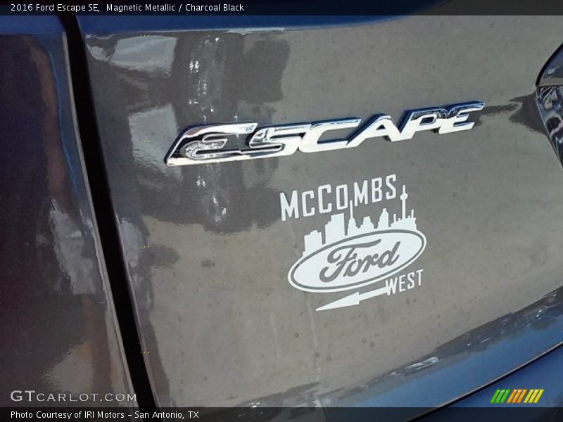 Magnetic Metallic / Charcoal Black 2016 Ford Escape SE