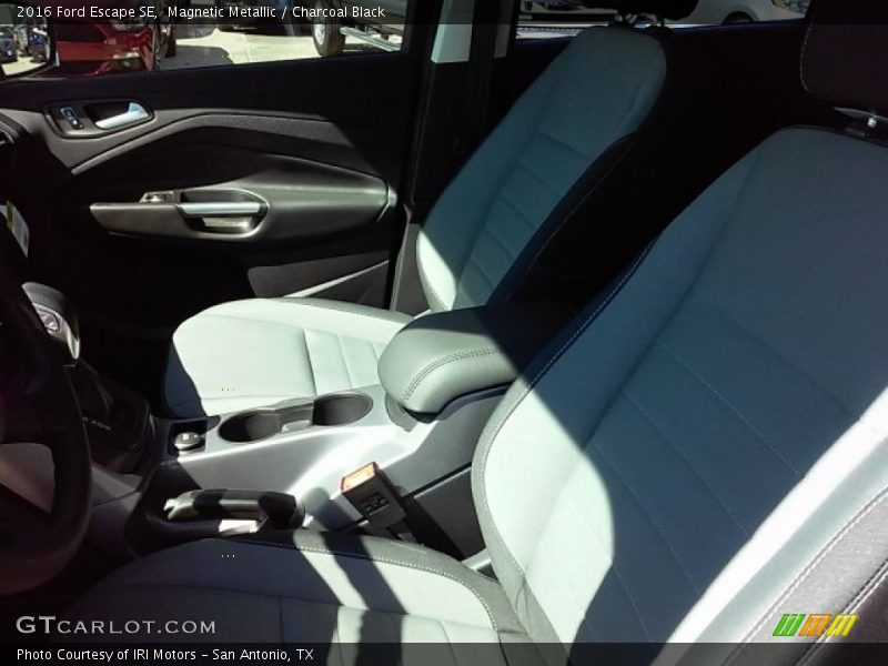Magnetic Metallic / Charcoal Black 2016 Ford Escape SE