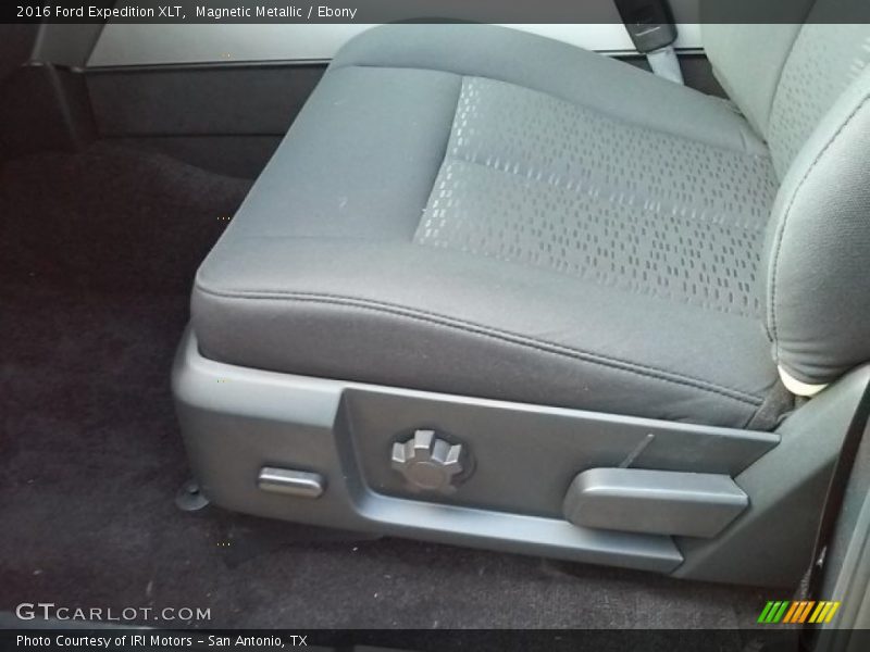 Magnetic Metallic / Ebony 2016 Ford Expedition XLT