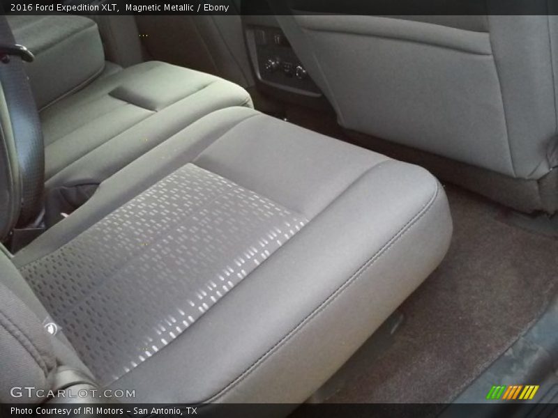 Magnetic Metallic / Ebony 2016 Ford Expedition XLT