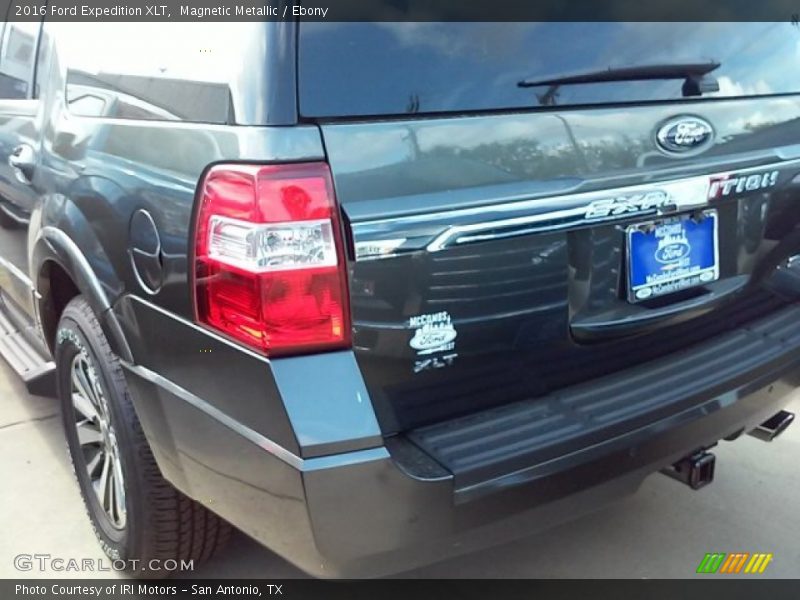 Magnetic Metallic / Ebony 2016 Ford Expedition XLT