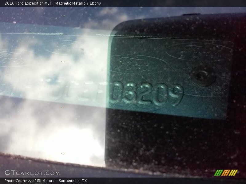Magnetic Metallic / Ebony 2016 Ford Expedition XLT