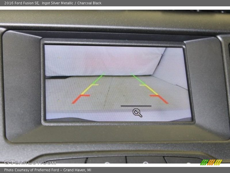 Ingot Silver Metallic / Charcoal Black 2016 Ford Fusion SE