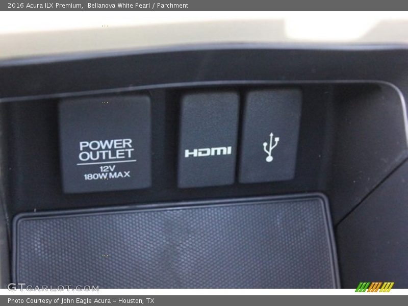 Bellanova White Pearl / Parchment 2016 Acura ILX Premium