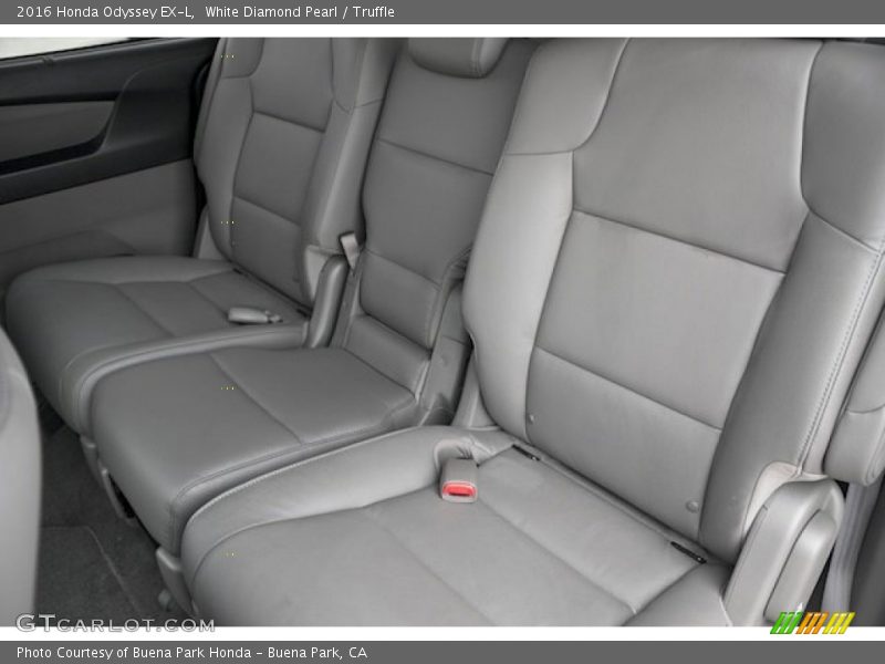 White Diamond Pearl / Truffle 2016 Honda Odyssey EX-L