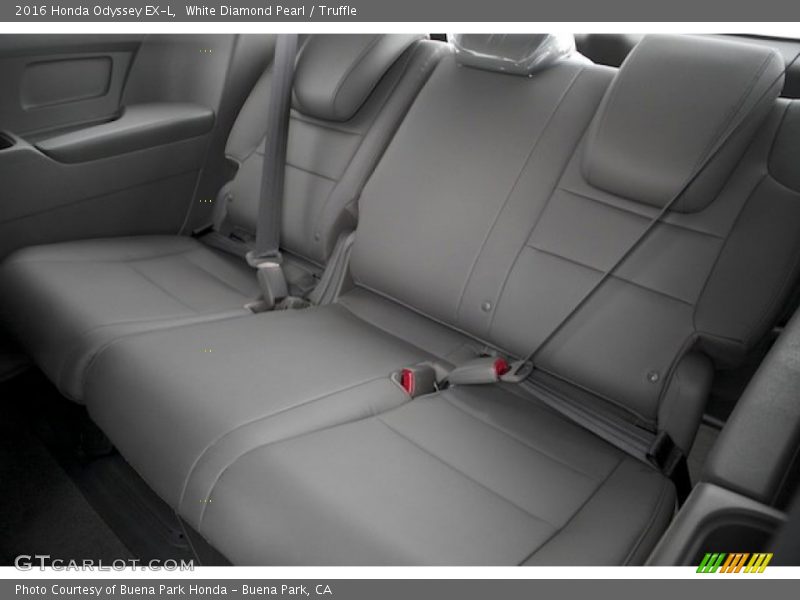 White Diamond Pearl / Truffle 2016 Honda Odyssey EX-L