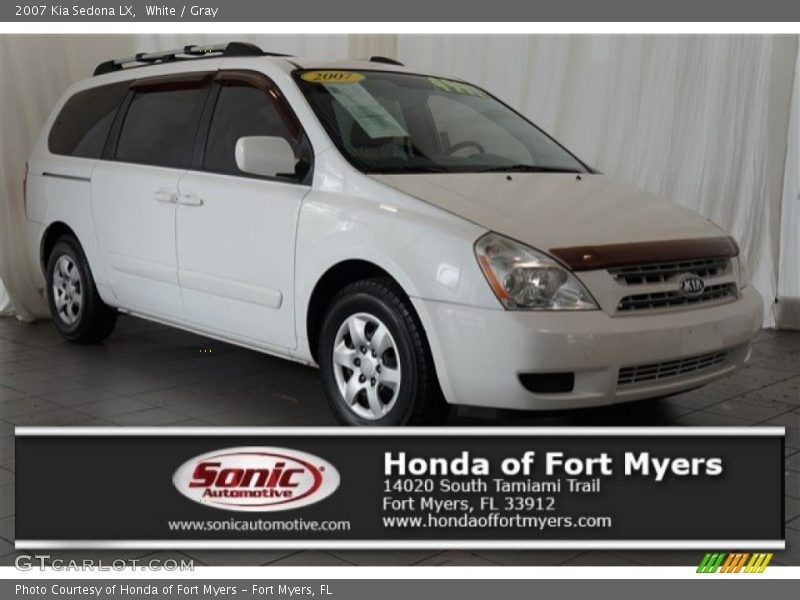 White / Gray 2007 Kia Sedona LX
