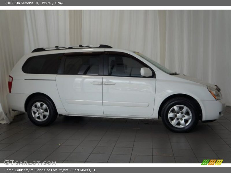 White / Gray 2007 Kia Sedona LX