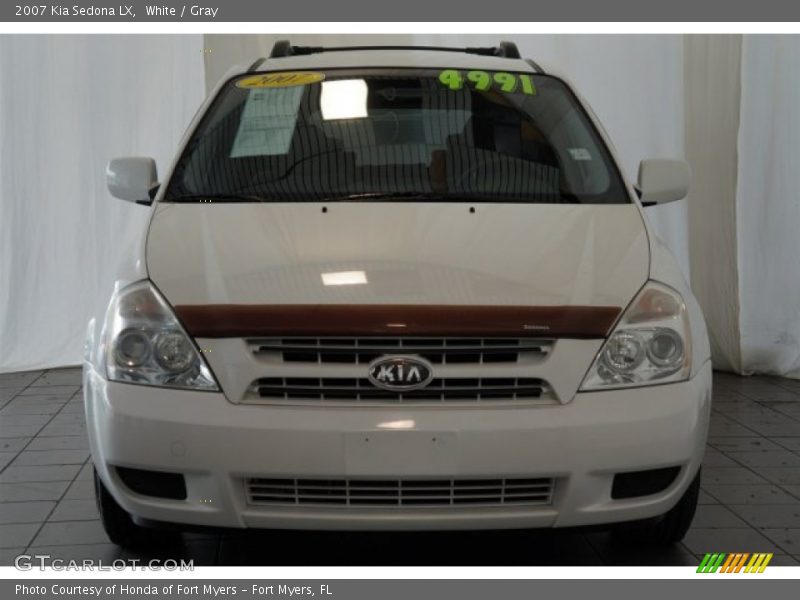 White / Gray 2007 Kia Sedona LX