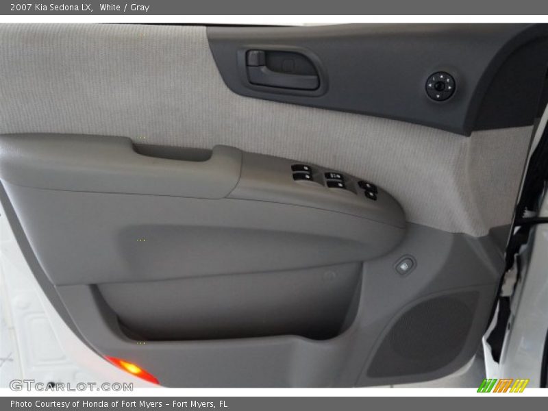 White / Gray 2007 Kia Sedona LX