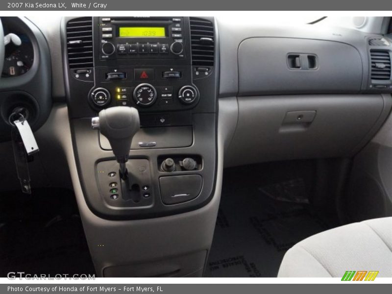 White / Gray 2007 Kia Sedona LX