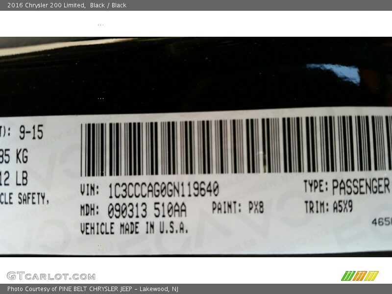 Black / Black 2016 Chrysler 200 Limited
