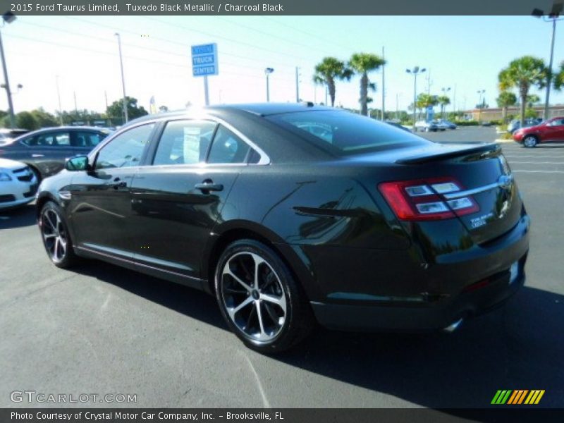 Tuxedo Black Metallic / Charcoal Black 2015 Ford Taurus Limited