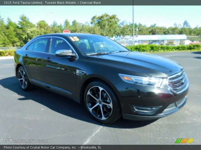 Tuxedo Black Metallic / Charcoal Black 2015 Ford Taurus Limited